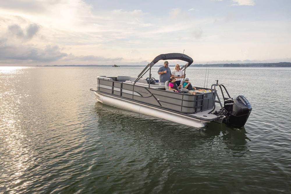 Bentley Fish Series pontoon boat