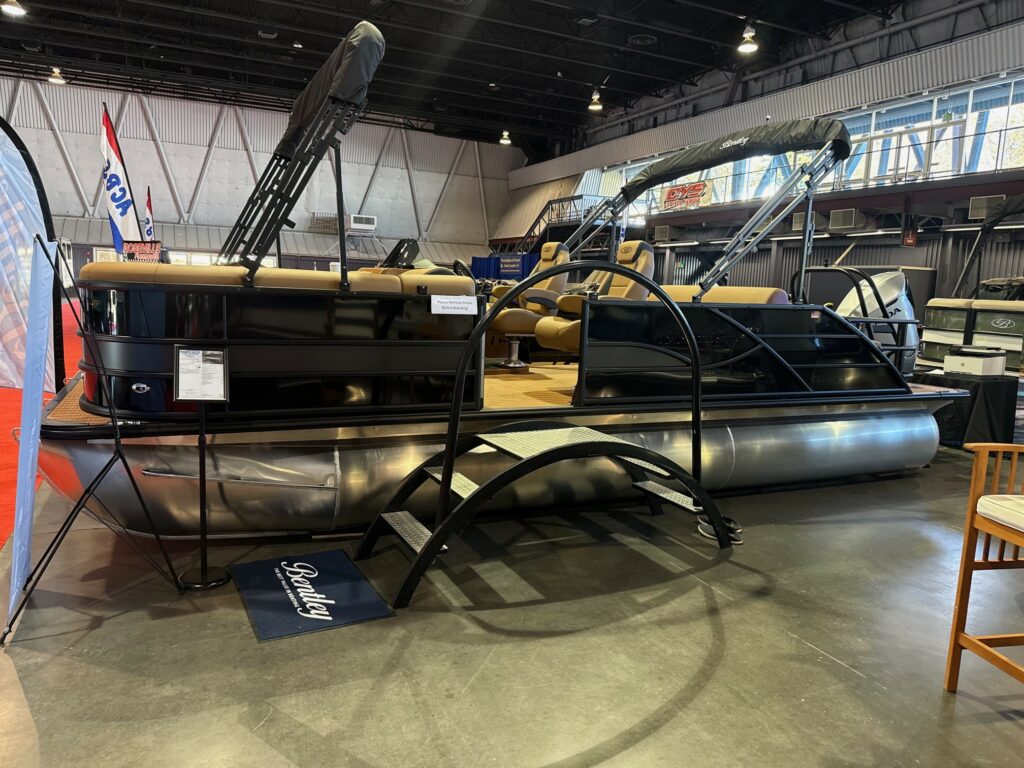 2026 Bentley Legacy 223 Swingback photo 3