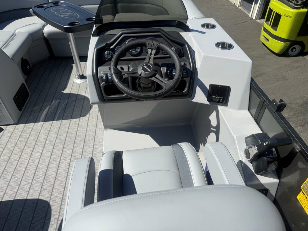 2027 Legacy 200 Swingback photo 6