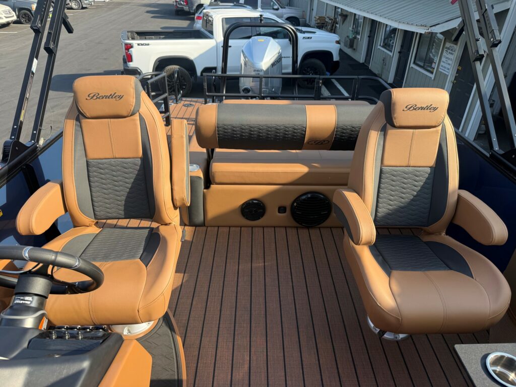 2026 Bentley Elite 253 Swingback photo 10